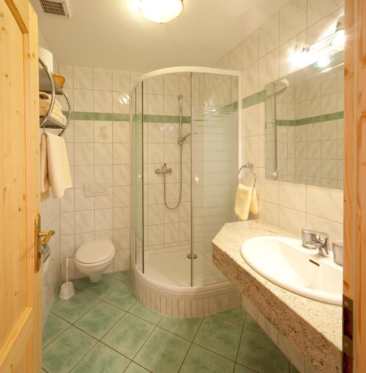 Landgasthof - Hotel Zum Stern Linden (Neustadt (Aisch)) Quarto foto